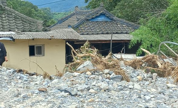 사진은 지난해 태풍 힌남노 내습으로 주택 침수 피해 모습.